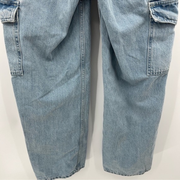 BDG Urban Outfitters Skate High Rise Utility Cargo Jeans | Size 28 | Light Wash - Picture 9 of 12